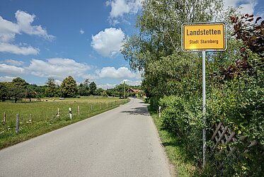Starnberg-Landstetten: Sunny building plot – approx. 1,400sqm – in
quiet and idyllic location