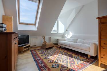 Best location in Schwabing: bright 2-room apartment