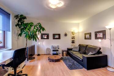 Prime location at the English Garden in Schwabing: Nicely furnished 2-room apartment with internet