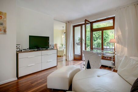 https://www.mrlodge.com/rent/1-room-apartment-munich-schwabing-4543