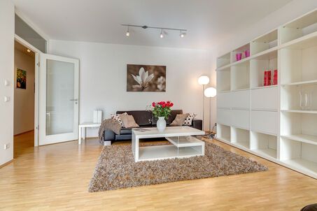 https://www.mrlodge.com/rent/2-room-apartment-munich-neuhausen-5285