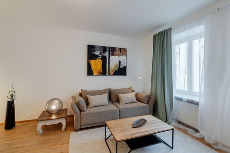 https://www.mrlodge.com/rent/3-room-apartment-munich-maxvorstadt-8789