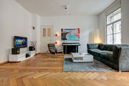 https://www.mrlodge.com/rent/4-room-apartment-munich-glockenbachviertel-8799
