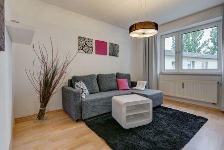 https://www.mrlodge.com/rent/3-room-apartment-munich-bogenhausen-8869