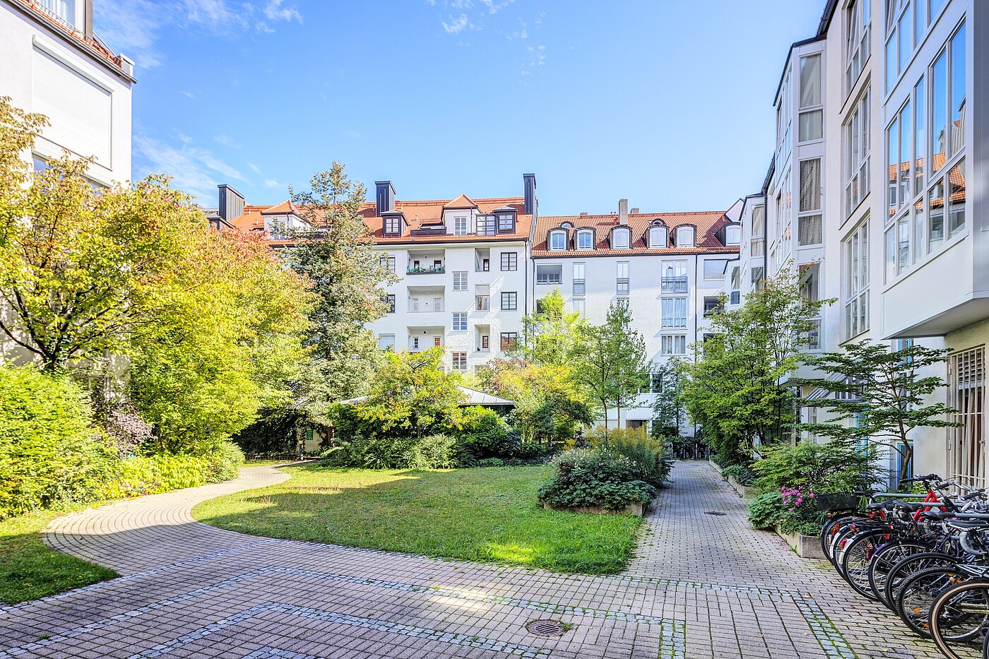 Apartment with 1 room | München-Schwabing | 70249 | ...parkähnlichem...