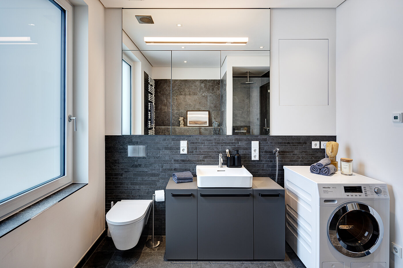 Penthouse with 2 room | München-Maxvorstadt | 70427 | Modernes Bad...