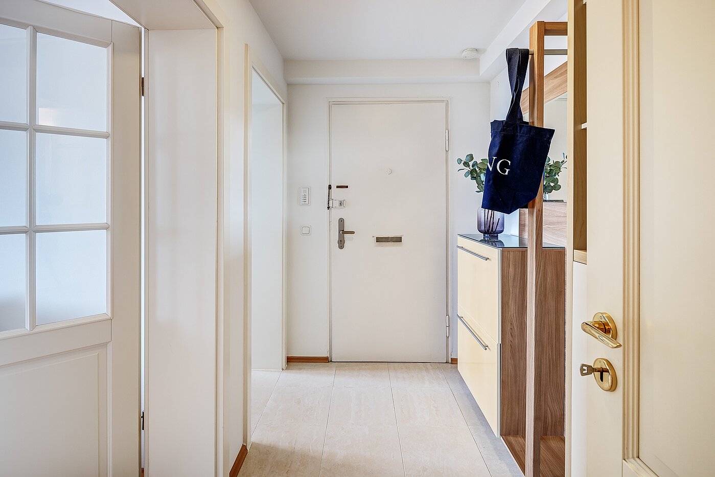 Attic Apartment with 2 room | München-Au | 2209ML3 | Flur Blickrichtung Eingangstür