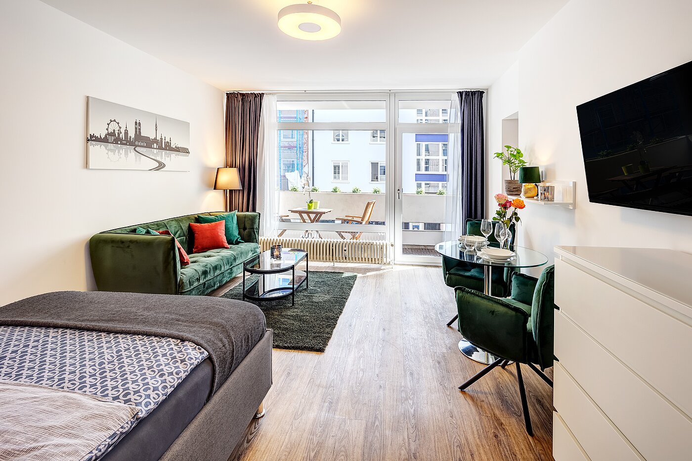 Apartment with 1 room | München-Ludwigsvorstadt | 70176 | Heller Wohn-Schlafraum...