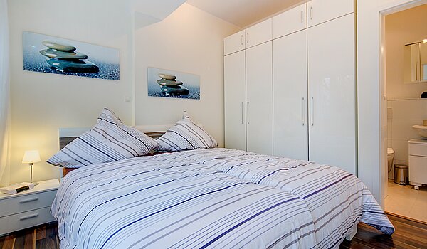 Ground floor apartment with 4 room | München-Neuhausen | 70471 | ...mit Zugang zum Duschbad