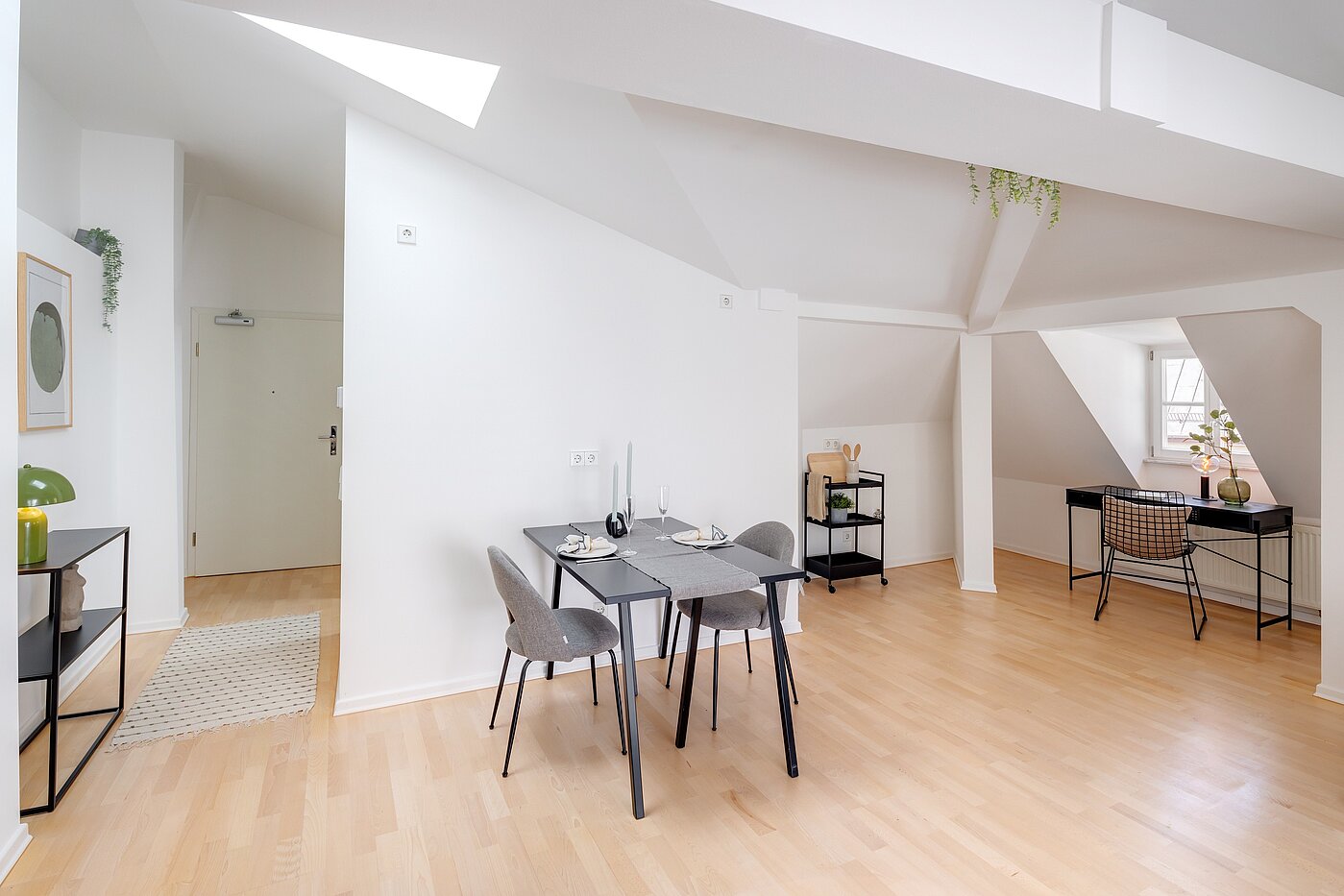 Attic Apartment with 1 room | München-Sendling | 700402 | Blick zur Küchen-Nische