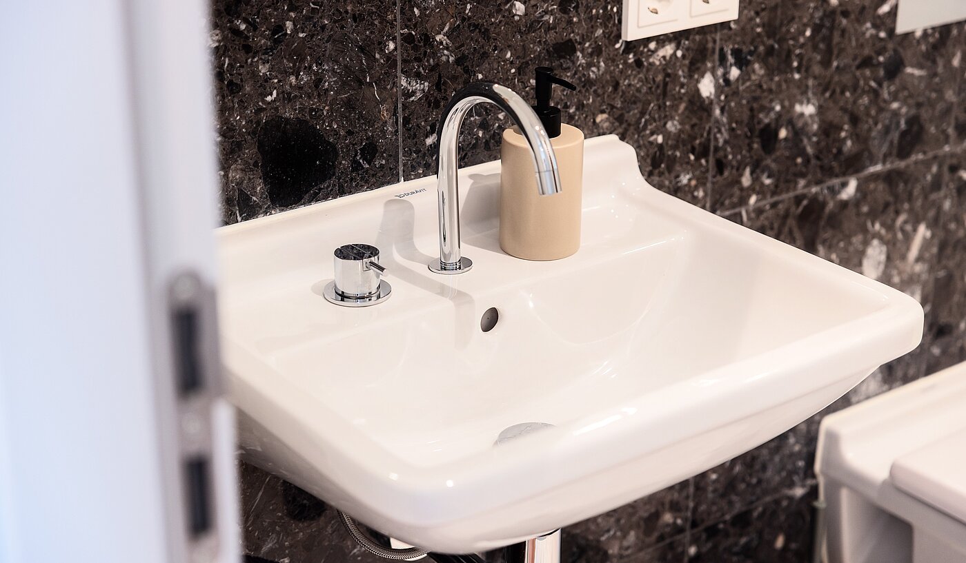 Apartment with 2 room | München-Schwabing | 70195 | ...Sanitärausstattung...