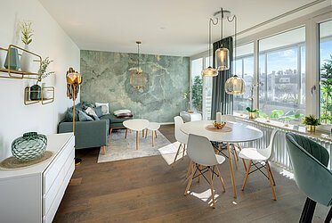 Luxuriously renovated dream home with sunny conservatory