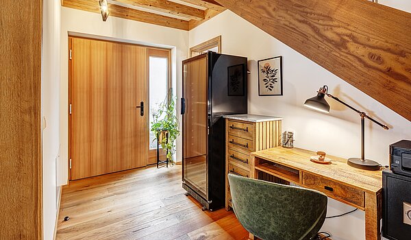 Apartment with 6 room | 70095 | Eingangsbereich mit Arbeitsplatz