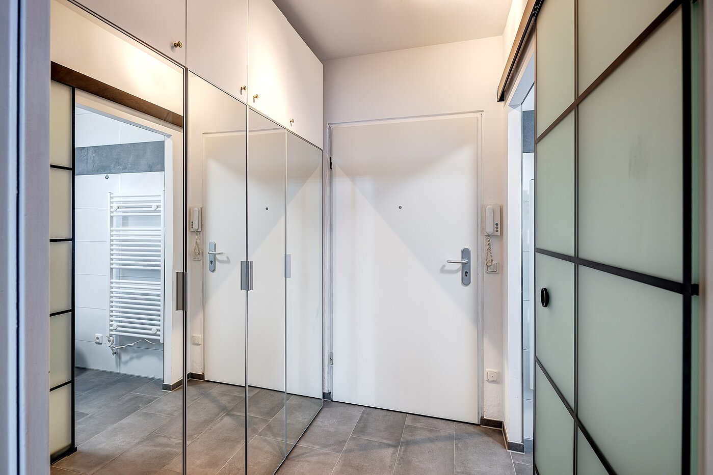 Apartment with 1 room | München-Milbertshofen | 70183 | Einbauschrank im Flur