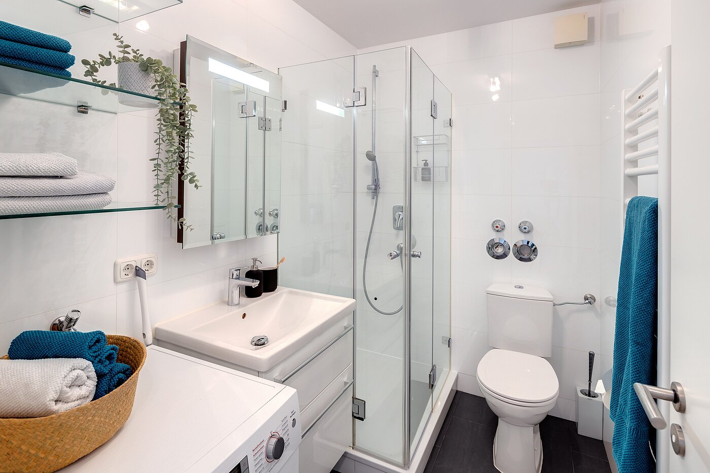 Apartment with 2 room | München-Schwabing | 70013 | Modernes Duschbad...