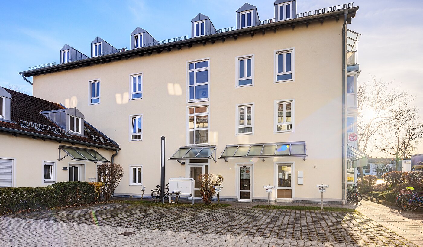 Attic Apartment with 2 room | 70314 | Hauseingang