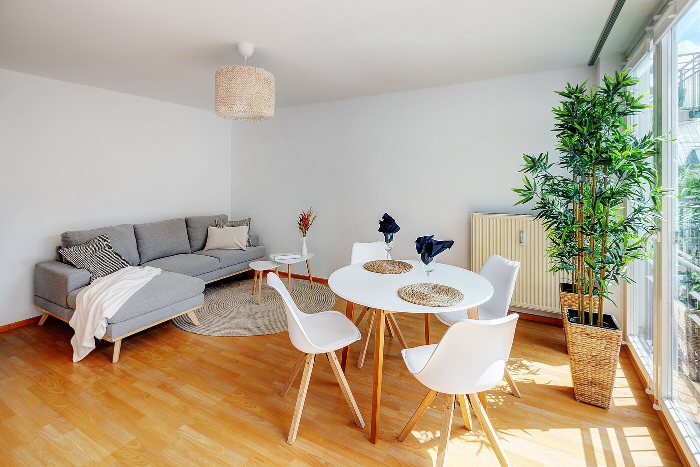 Apartment with 2 room | München-Obersendling | 70039 | Kombinierter Wohn-/Essbereich