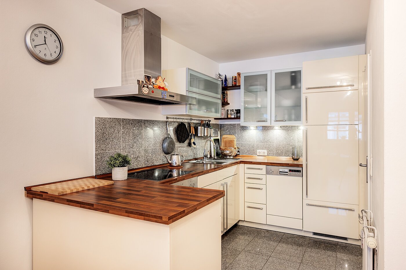 Apartment with 2 room | 70206 | ...Einbauküche