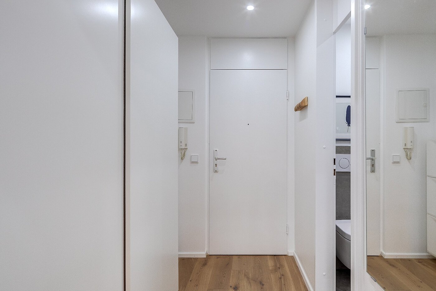 Apartment with 1 room | München-Nymphenburg | 1912ML2 | Dielenbereich mit Schrank