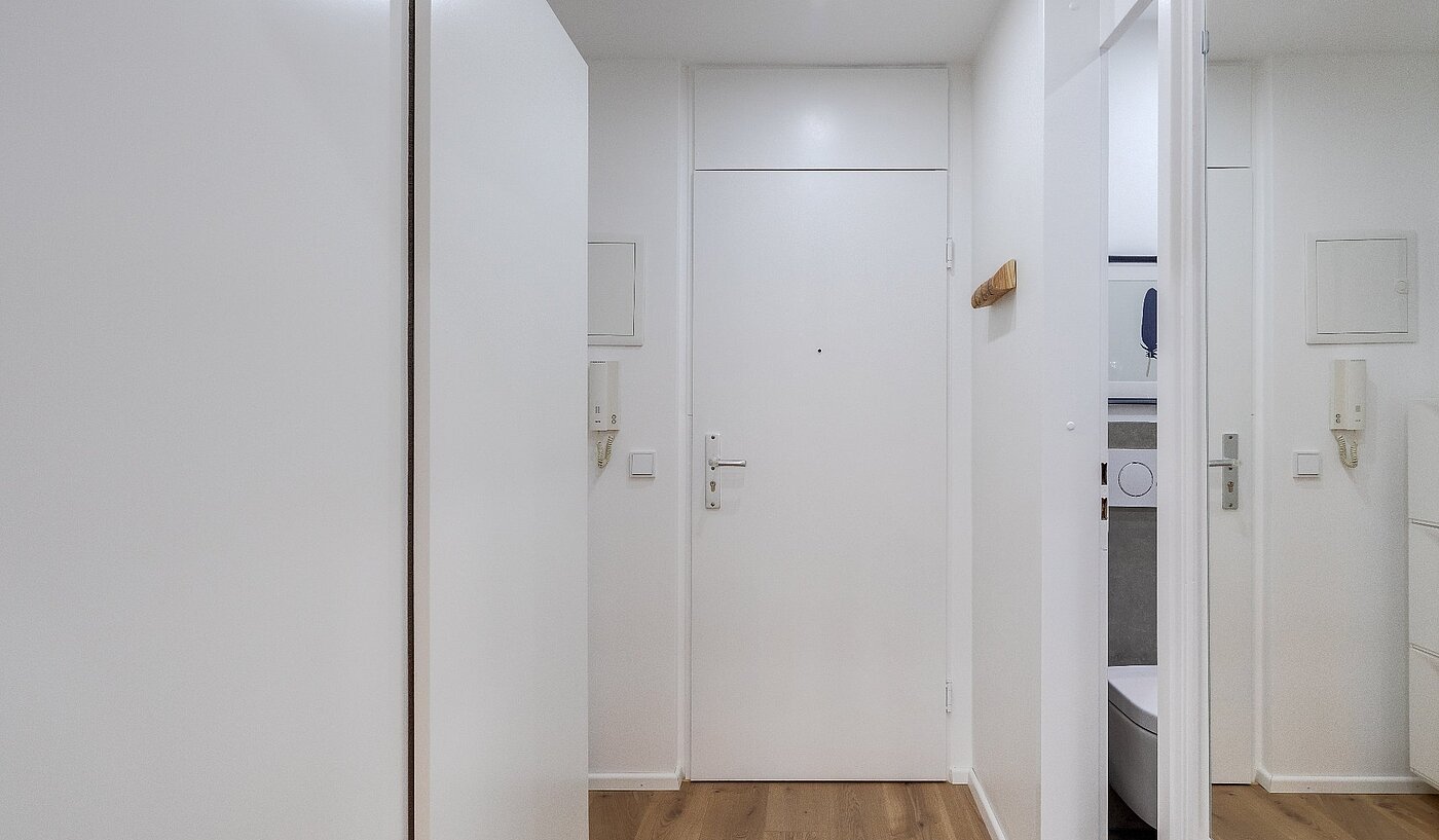 Apartment with 1 room | München-Nymphenburg | 1912ML2 | Dielenbereich mit Schrank