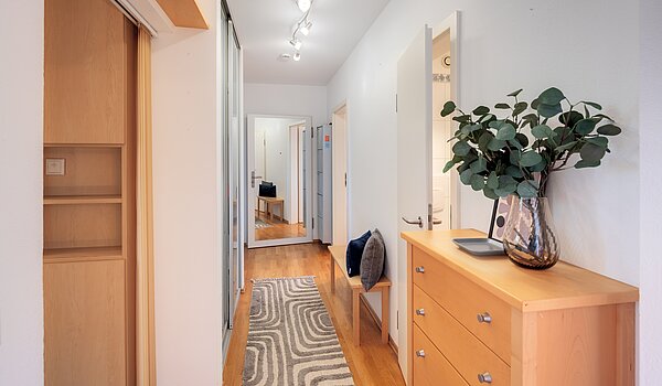 Attic Apartment with 3 room | 70501 | Geräumiger Flur