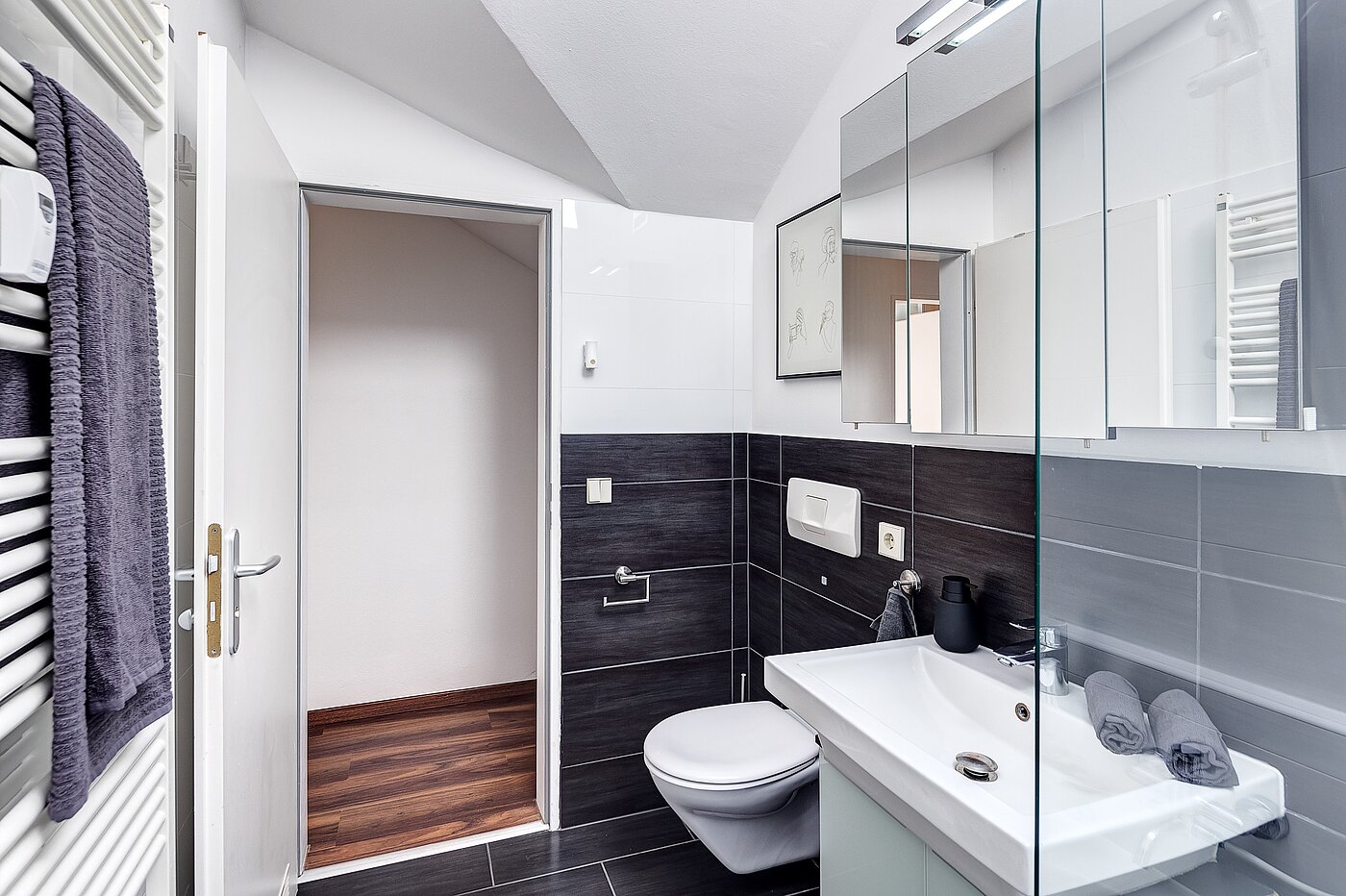 Apartment with 2 room | München-Untermenzing | 70177 | ...mit stilvollen Fliesen...