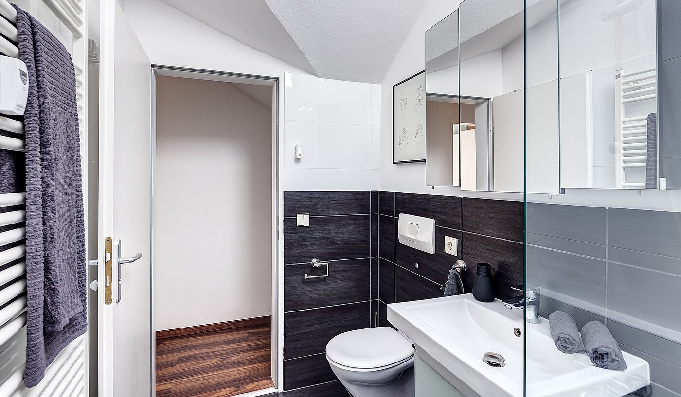 Apartment with 2 room | München-Untermenzing | 70177 | ...mit stilvollen Fliesen...