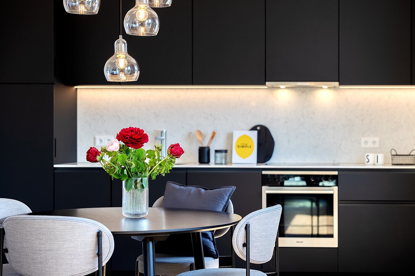 Apartment with 2 room | 70134 | Hochwertige Einbauküche