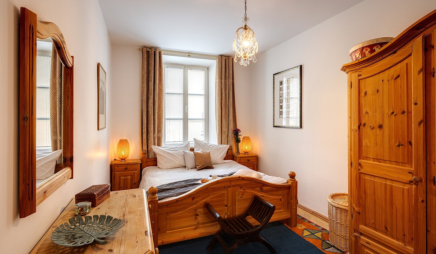 Apartment with 5 room | München-Altstadt | 700121 | Geräumiges Schlafzimmer...