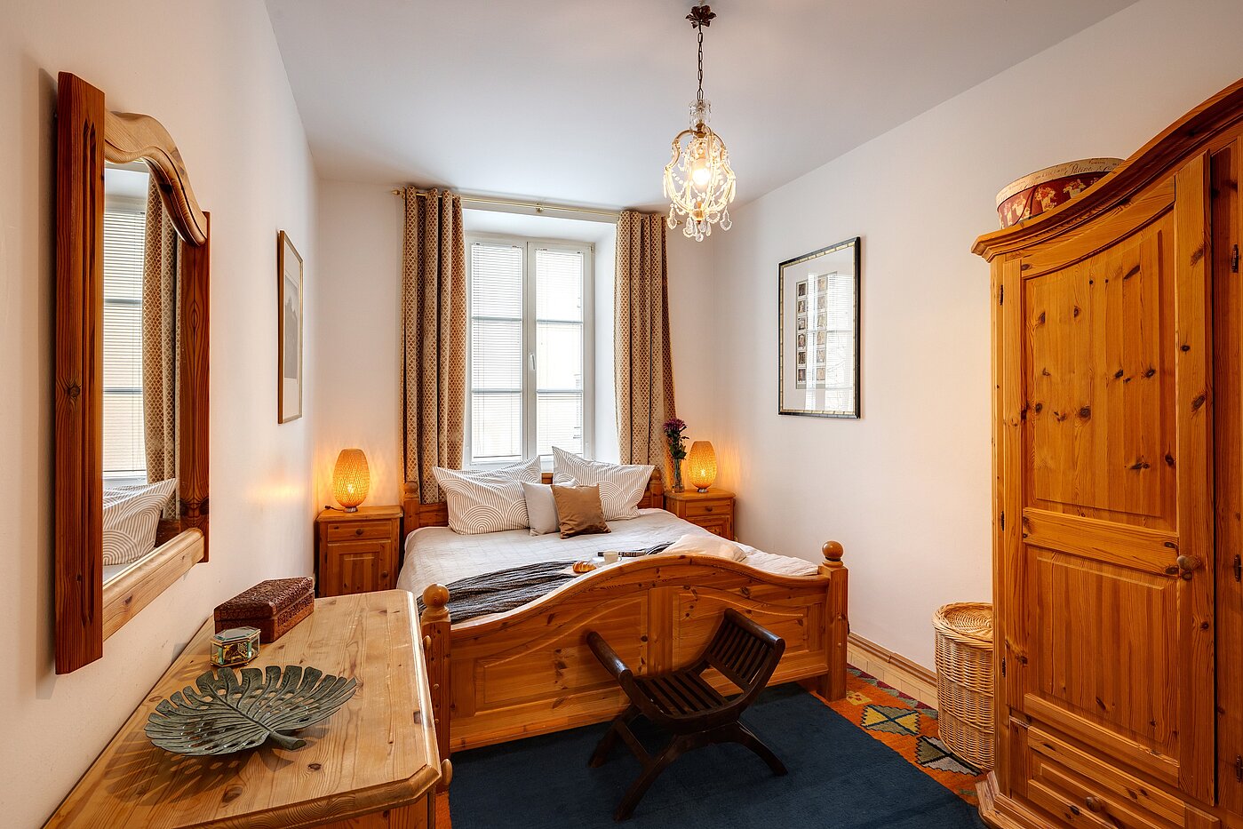 Apartment with 5 room | München-Altstadt | 700121 | Geräumiges Schlafzimmer...