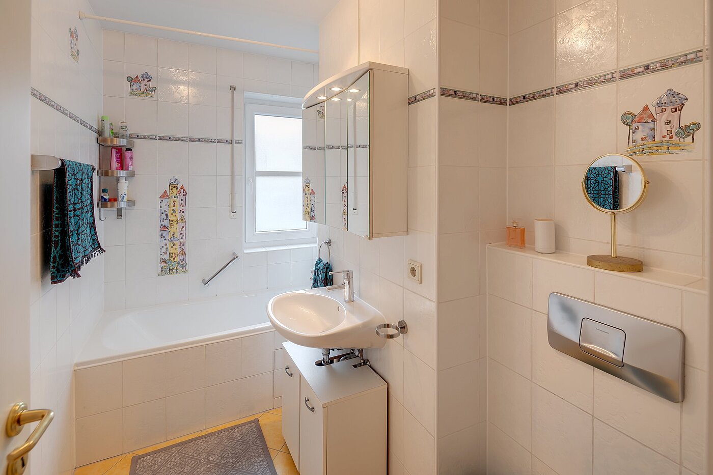 Apartment with 3 room | München-Harlaching | 2103ML3 | Tageslichtbad