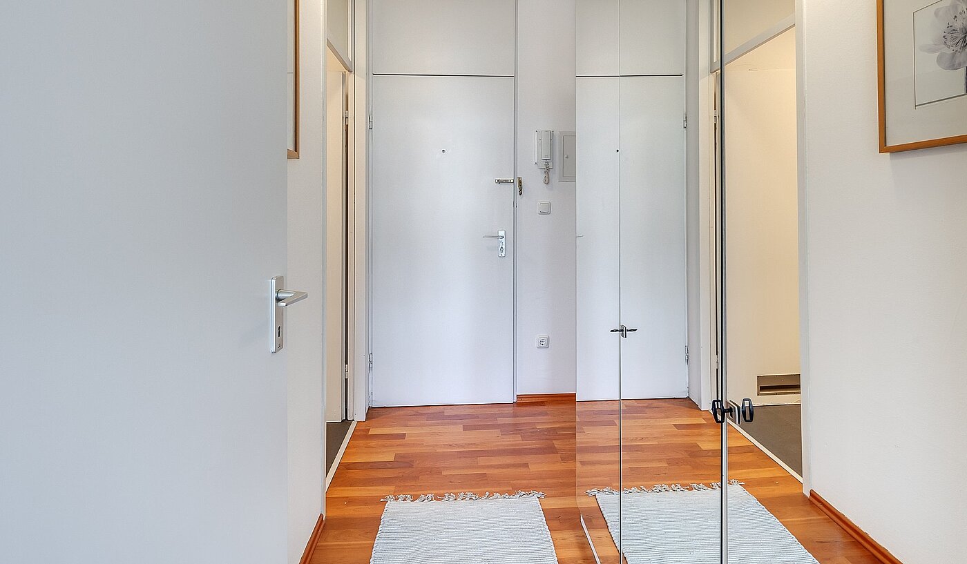 Apartment with 1 room | München-Bogenhausen | 2103ML6 | Auch im Flur genügend Platz