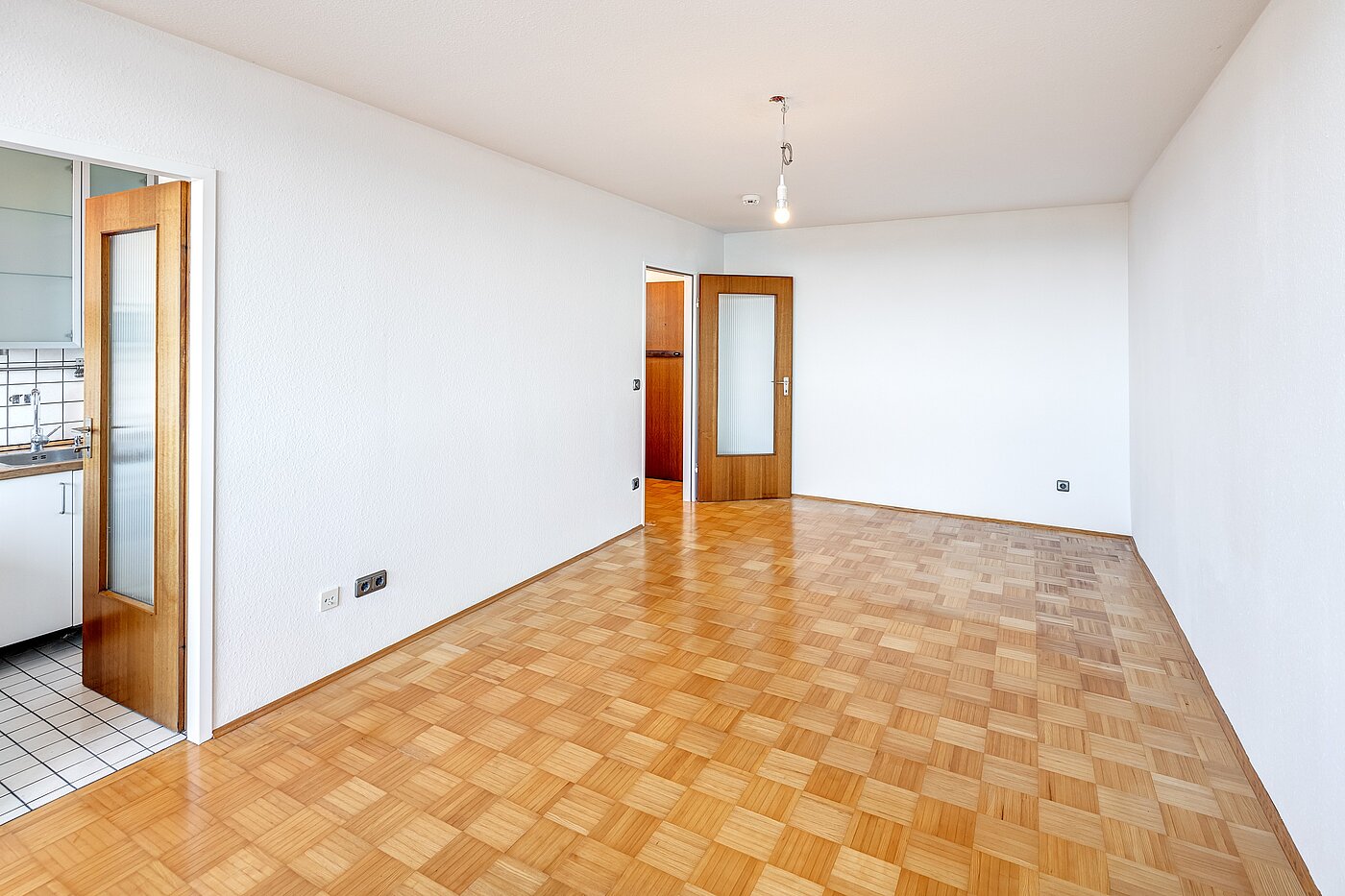 Apartment with 1 room | München-Laim | 70144 | ...mit Platz zum schlafen und zum essen...