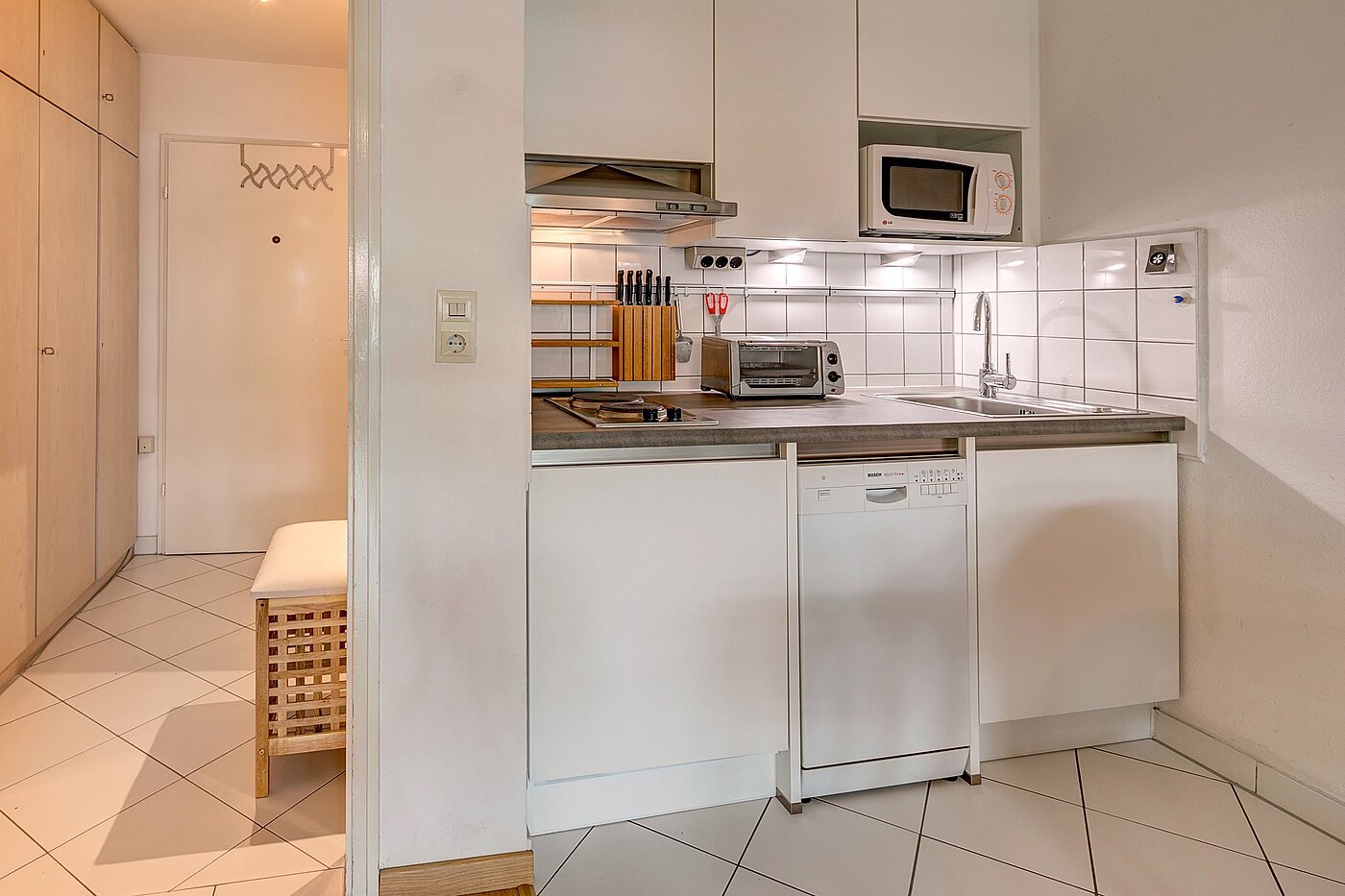 Raised Ground Floor with 1 room | München-Neuhausen | 1911ML10 | Apartmentküche