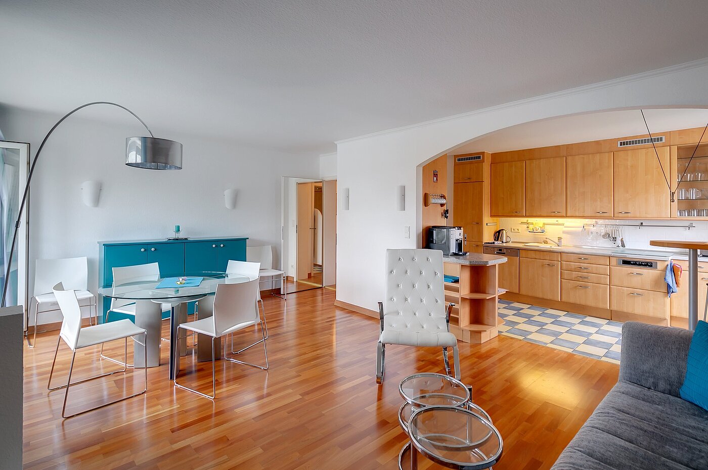 Apartment with 2 room | München-Schwabing | 2102ML3 | Blick in die offene Küche