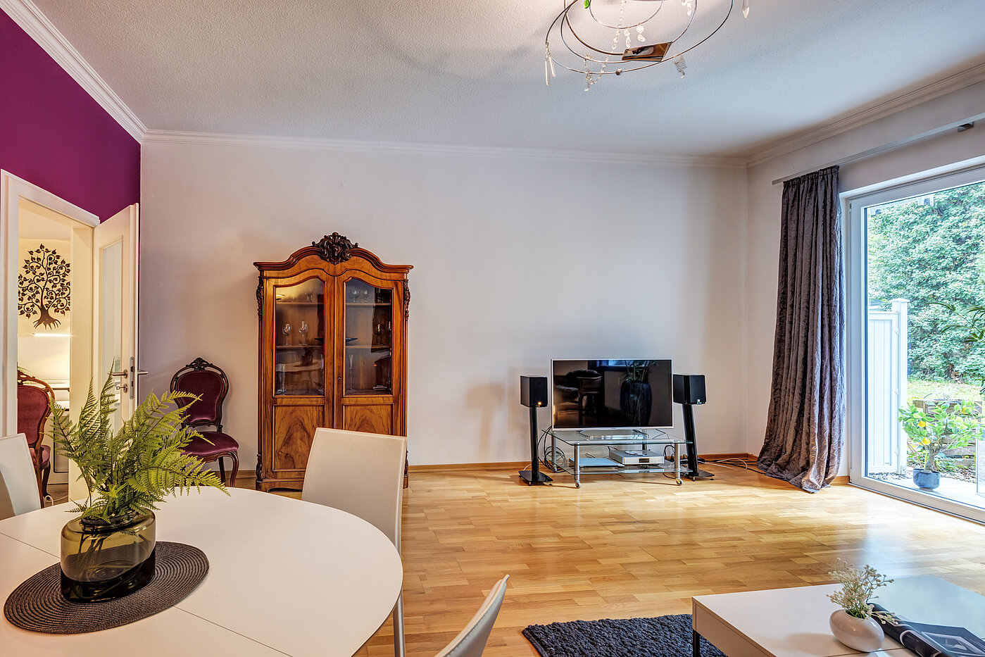Ground floor apartment with 2 room | München-Schwabing | 70394 | Wohnzimmer