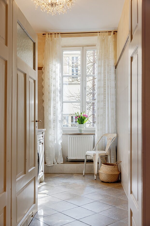 Apartment with 5 room | München-Altstadt | 700121 | ...und charmante Sprossenfenster...