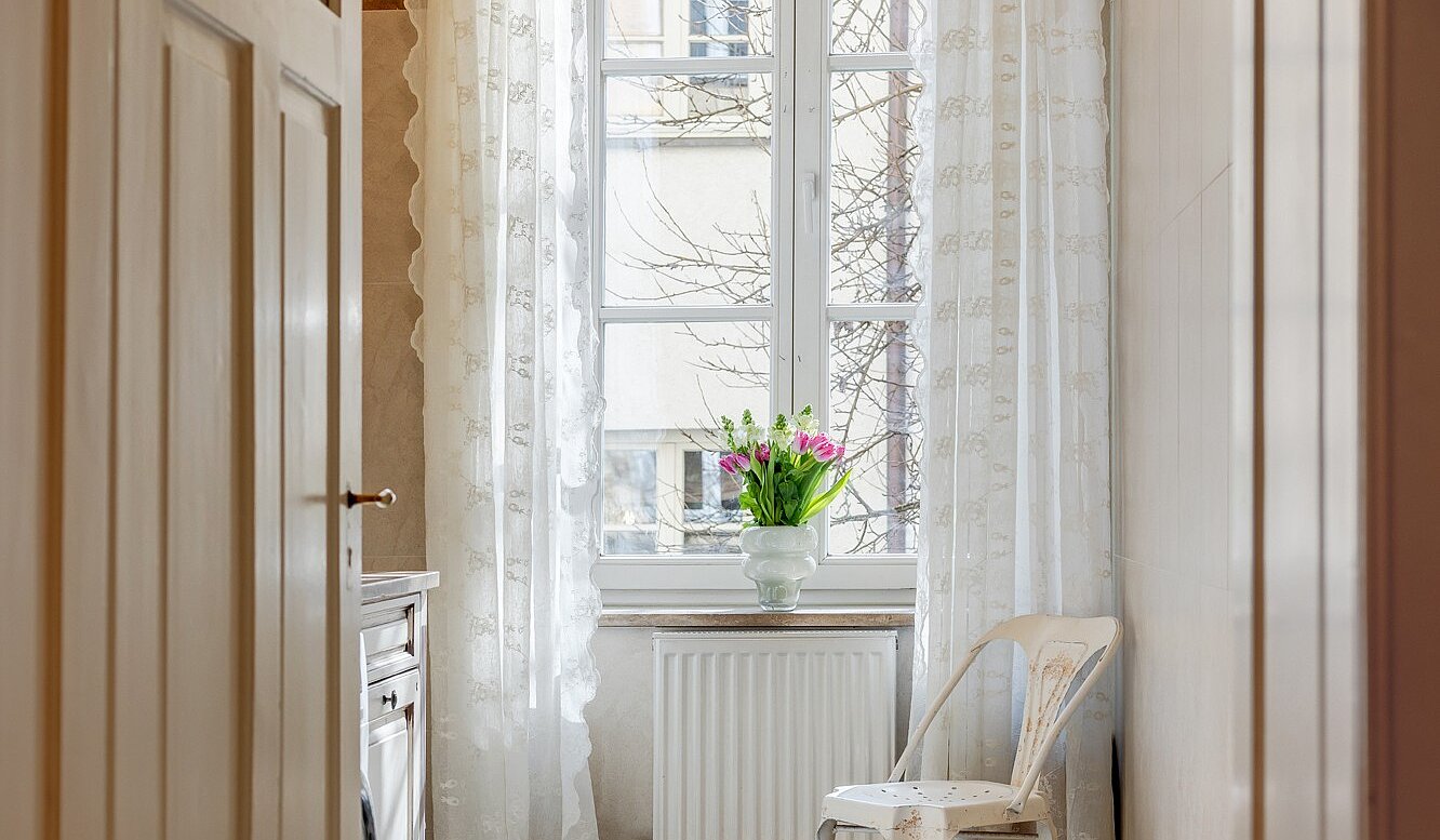 Apartment with 5 room | München-Altstadt | 700121 | ...und charmante Sprossenfenster...