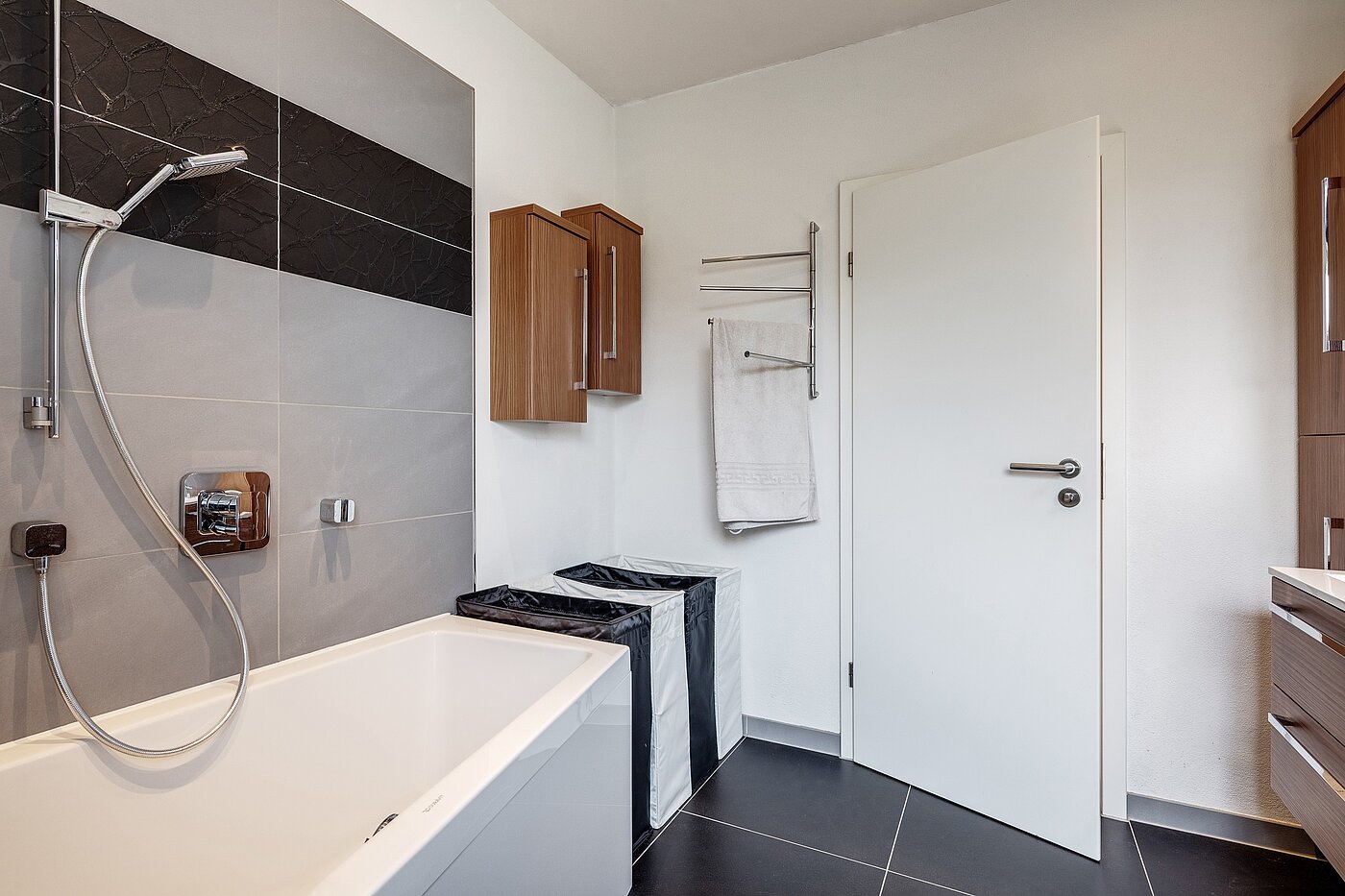 Attic Apartment with 3 room | Karlsfeld | 70217 | ...mit Badewanne