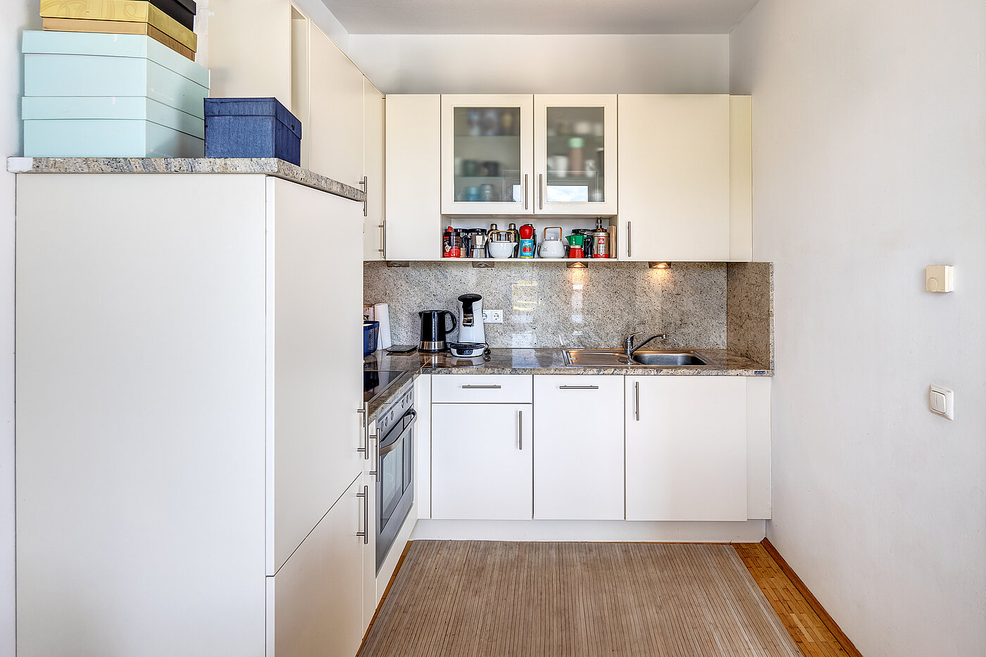 Apartment with 2 room | München-Schwabing | 70153 | Voll ausgestattete Einbauküche...