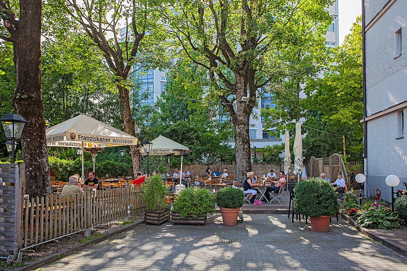 Apartment with 2 room | München-Sendling-Westpark | 2102ML6 | Sommerimpression