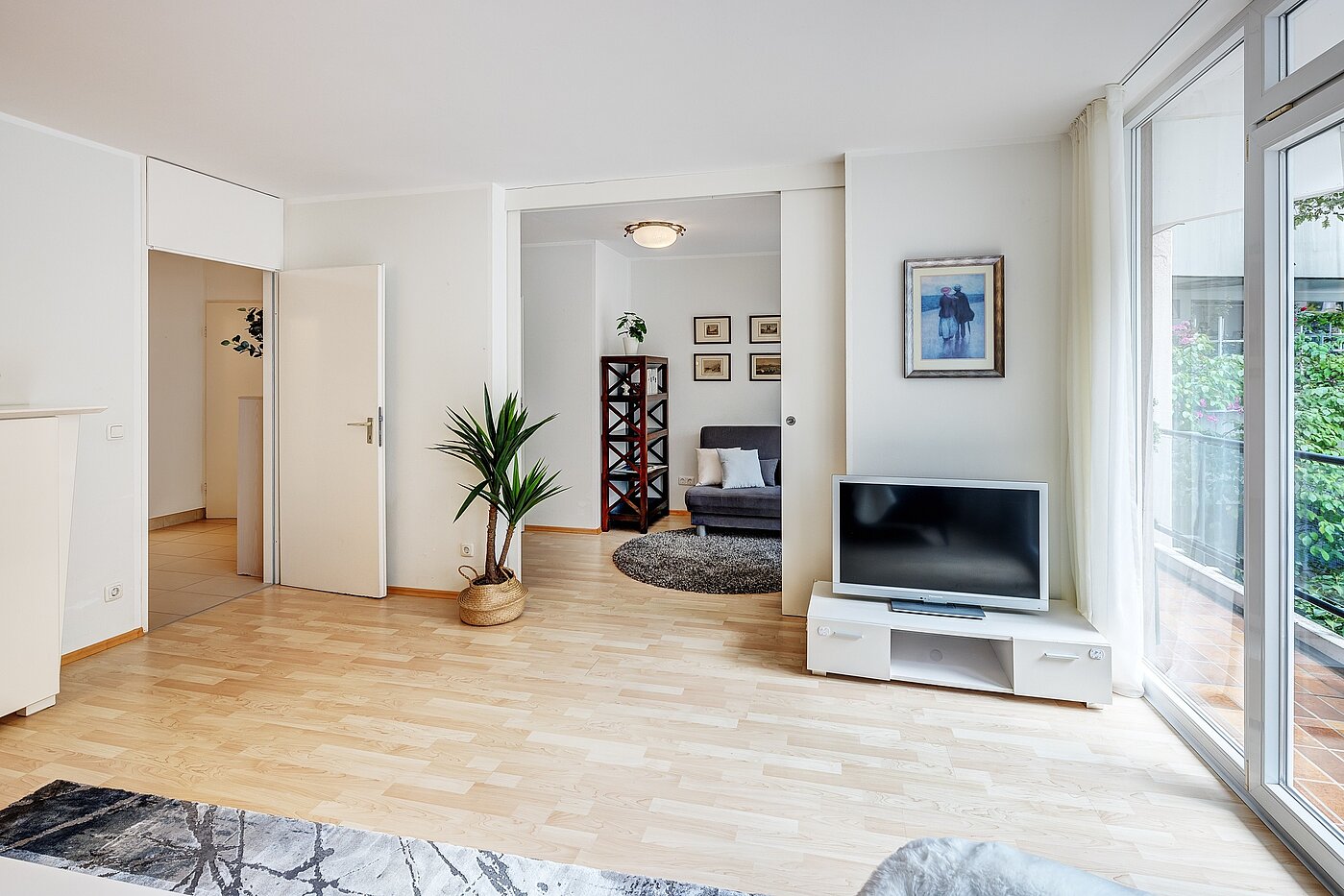 Apartment with 2.5 room | München-Nymphenburg | 2204ML61 | ...mit Schiebetür zum...