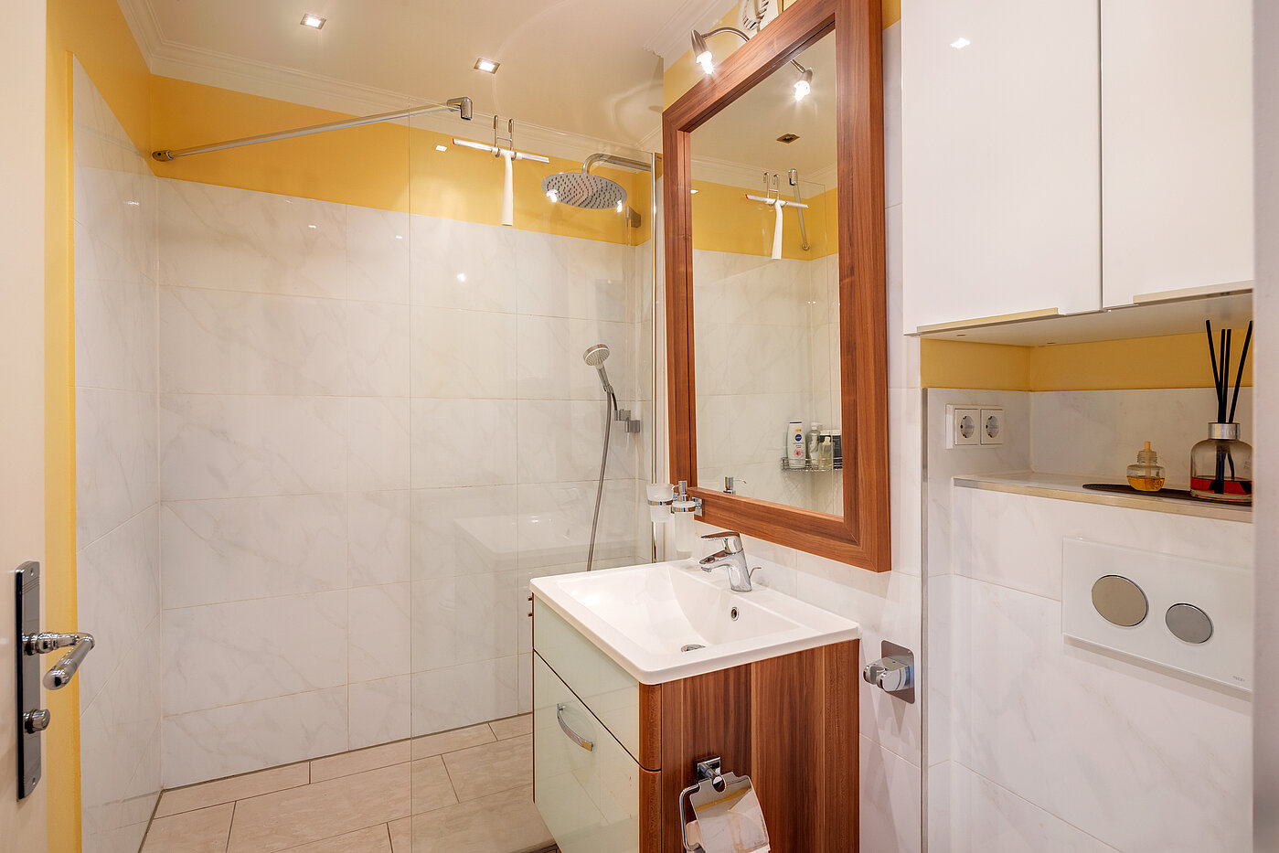 Apartment with 1 room | München-Allach | 70298 | Große Dusche