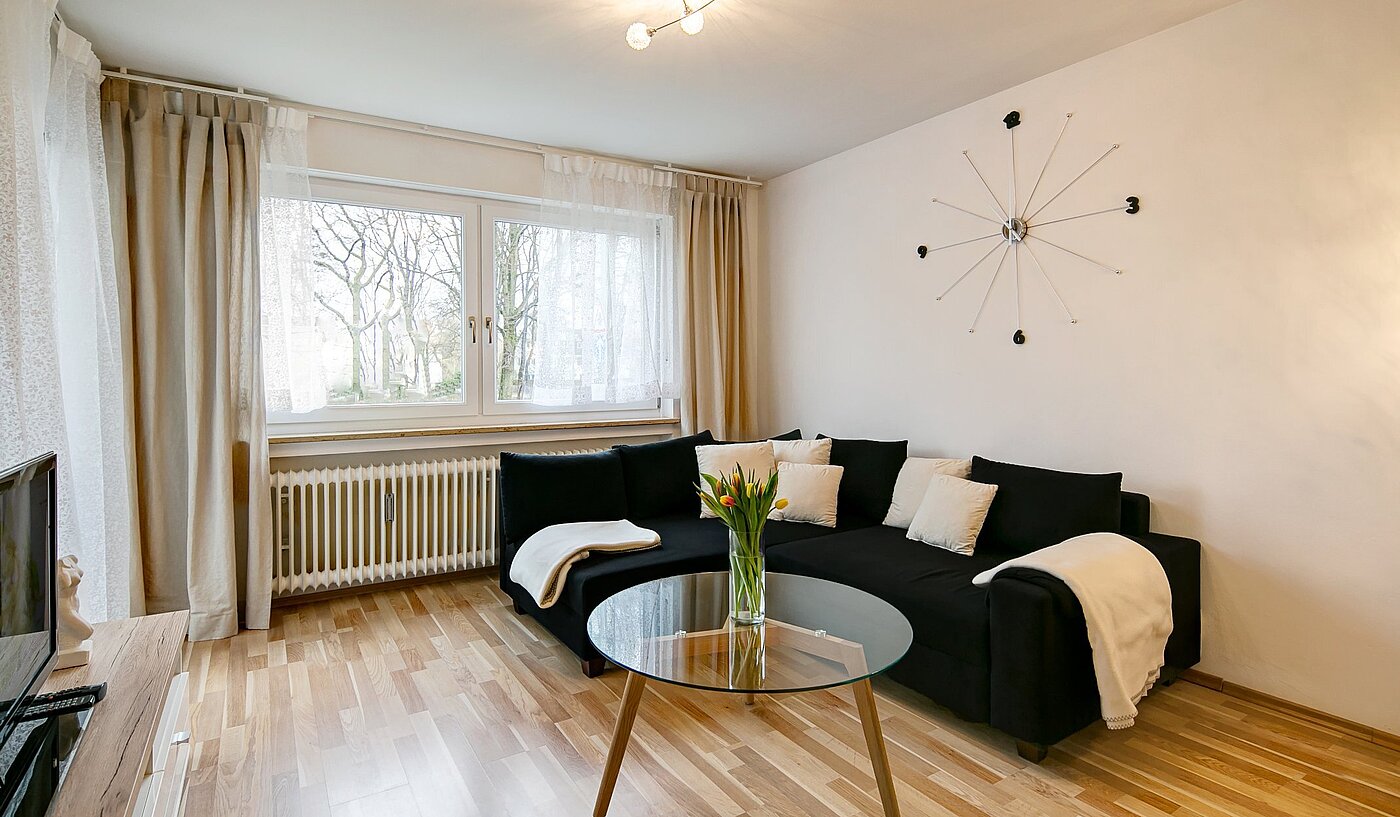 Raised Ground Floor with 2 room | München-Sendling-Westpark | 2001ML1 | Großes Wohnzimmer...