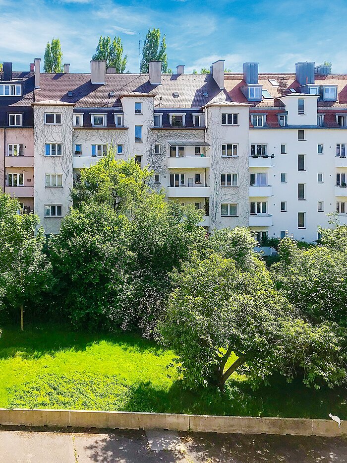 Apartment with 3 room | München-Schwabing | 2006ML4 | ...Balkon in den ruhigen Hof