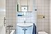 Apartment with 2 room | München-Sendling-Westpark | 2010ML9 | Weiß gefliestes Badezimmer... | Thumbnail