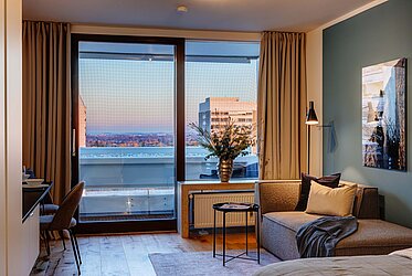Bogenhausen: High-end furnished apartment on the 13th floor—stunning panoramic views