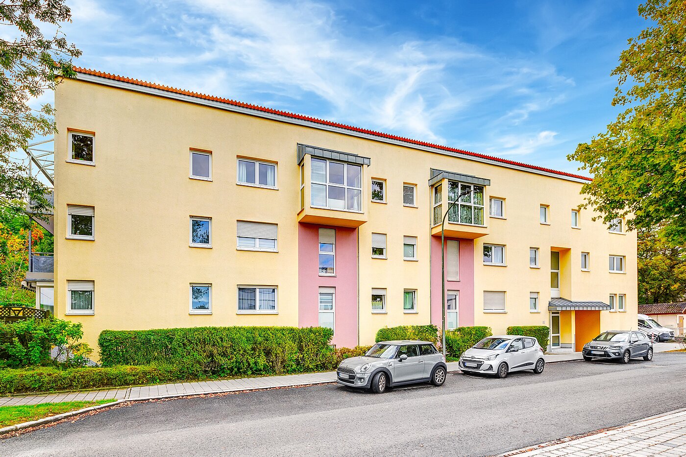 Apartment with 2.5 room | Eching | 70100 | Gebäudeansicht mit Erkern