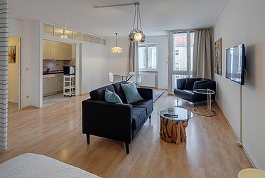 Lehel: Spacious apartment between the Isar and the Eisbach