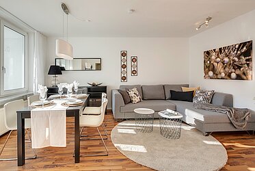 Bogenhausen: Exclusive 2-room apartment in quiet and central location